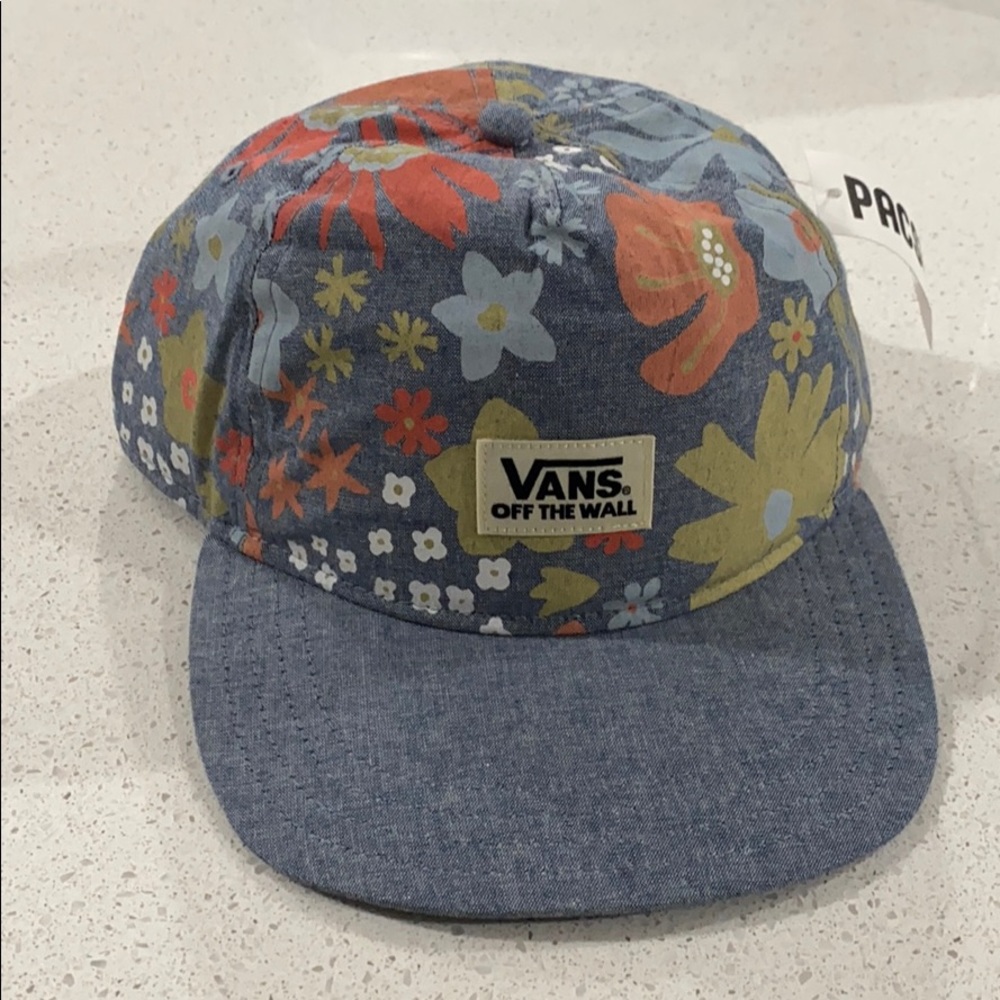 NWT // RARE Vans Floral Chambray SnapBack